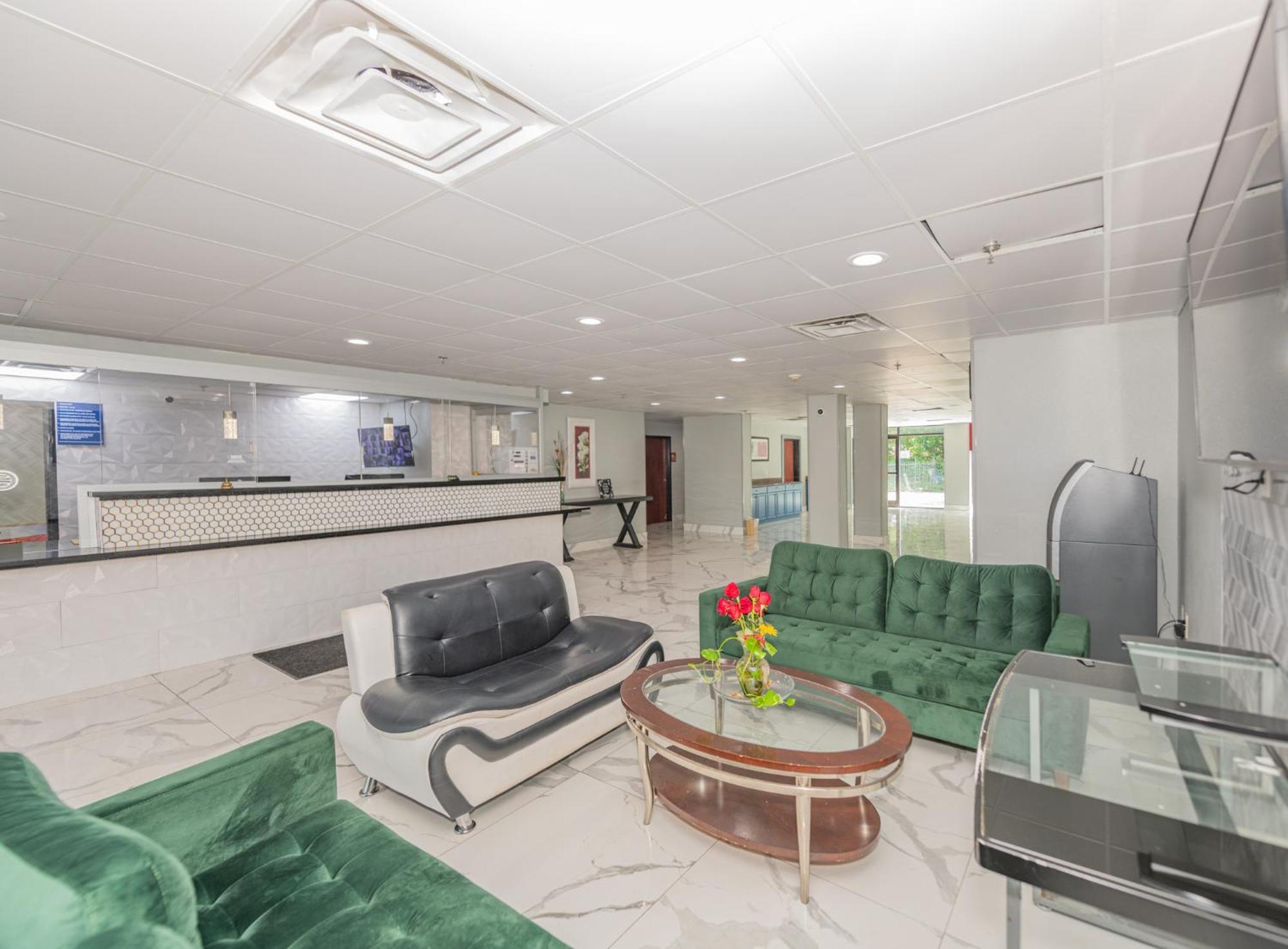 Jamestown Inn & Suites Riverdale Buitenkant foto