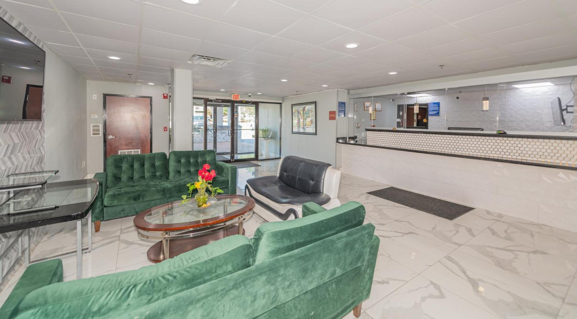 Jamestown Inn & Suites Riverdale Buitenkant foto