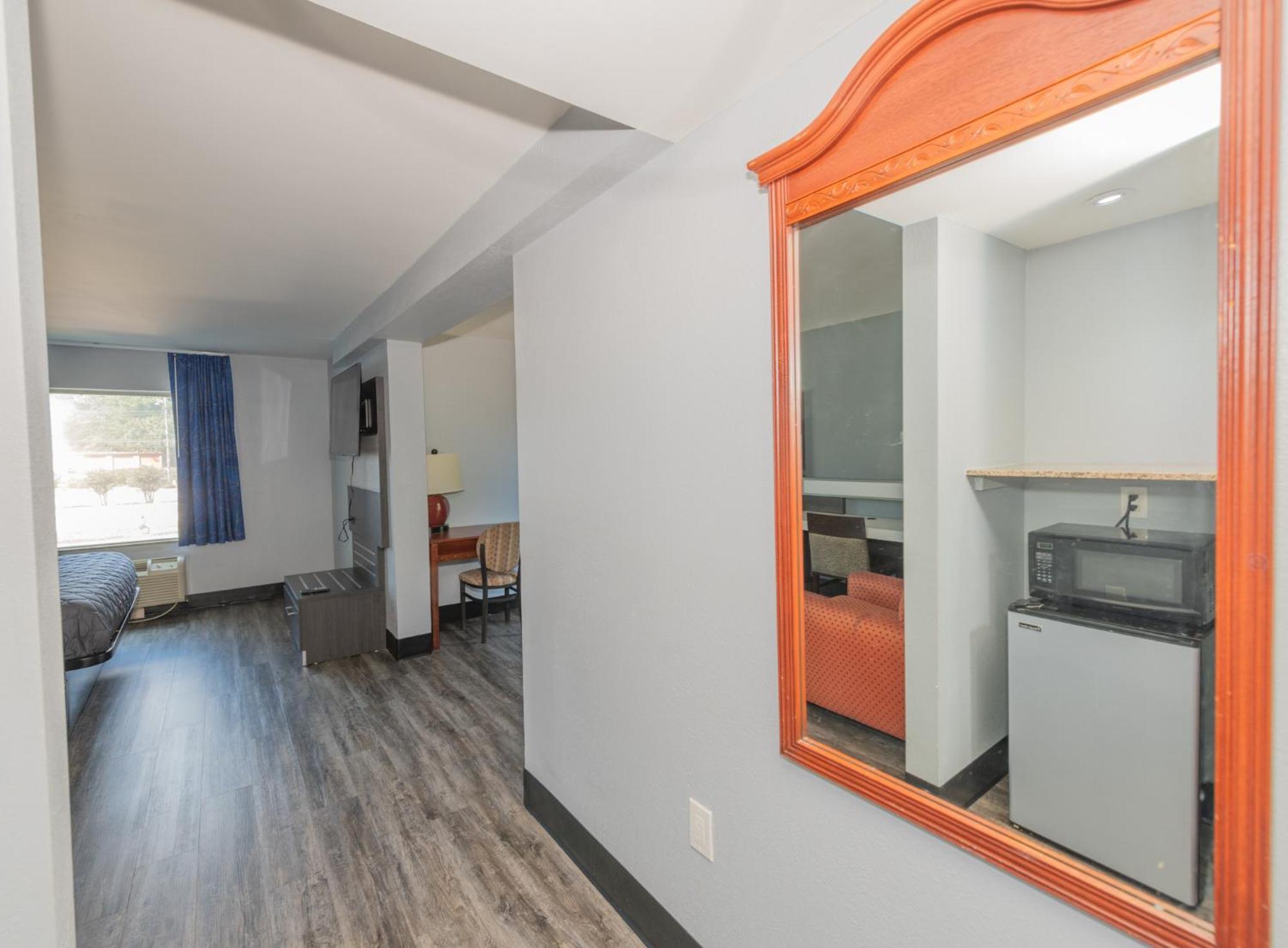 Jamestown Inn & Suites Riverdale Buitenkant foto